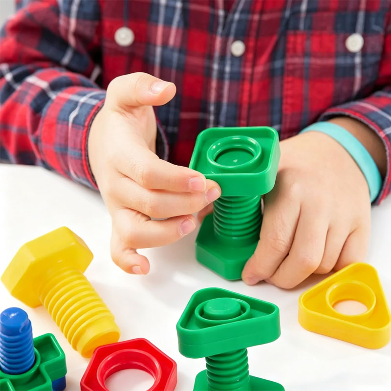 ชุดของเล่นน็อตและสกรูพลาสติกขน - Kids Education Yes บทวิจารณ์และราคา